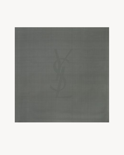 Cassandre Carré En Charmeuse De Soie Saint Laurent en coloris Gray