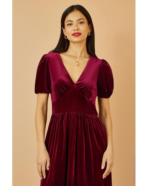 Yumi' Red Velvet Midi Dress