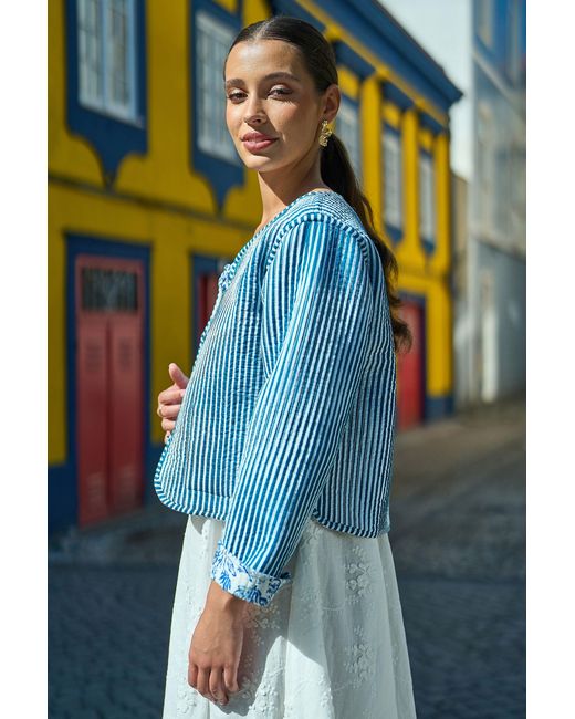Yumi' Blue Boho Floral Print Cropped Reversible Cotton Quilted Jacket