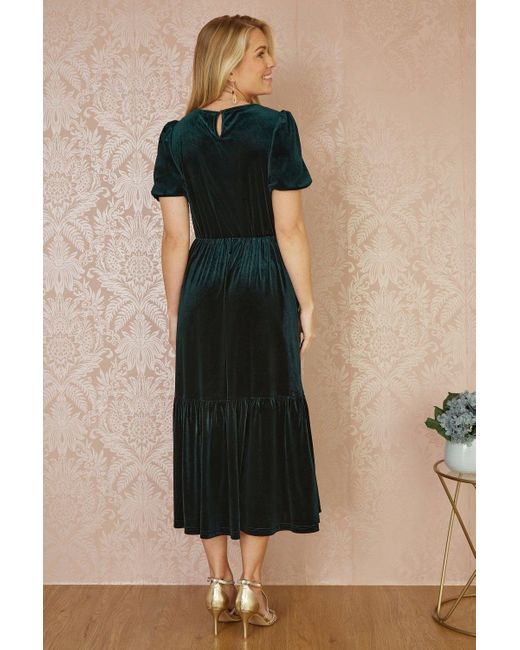 Yumi' Black Velvet Midi Dress