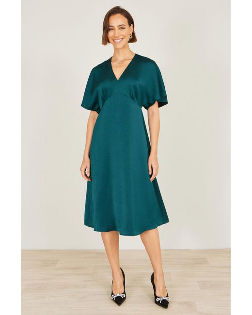 Yumi' Green Satin Midi Kimono Dress