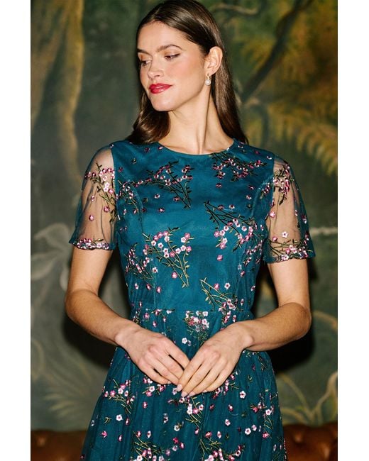 Yumi' Green Embroidered Floral Mesh Prom Dress