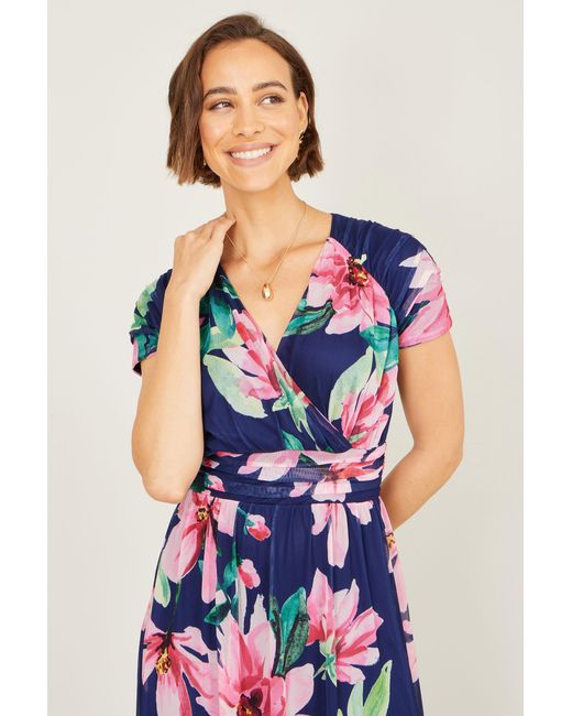 Yumi' White Mesh Floral Maxi Dress