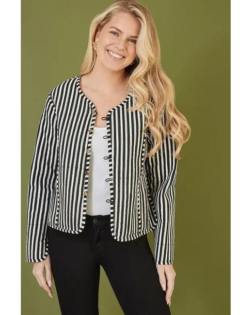 Yumi' Green Animal Print Reversible Cotton Cropped Quilted Jacket