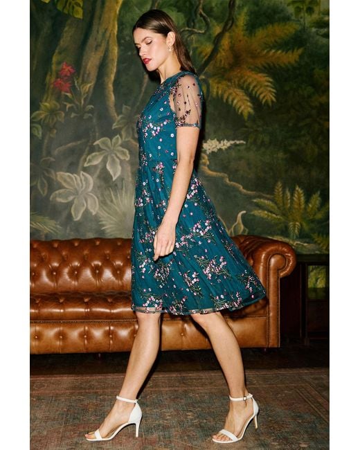 Yumi' Green Embroidered Floral Mesh Prom Dress