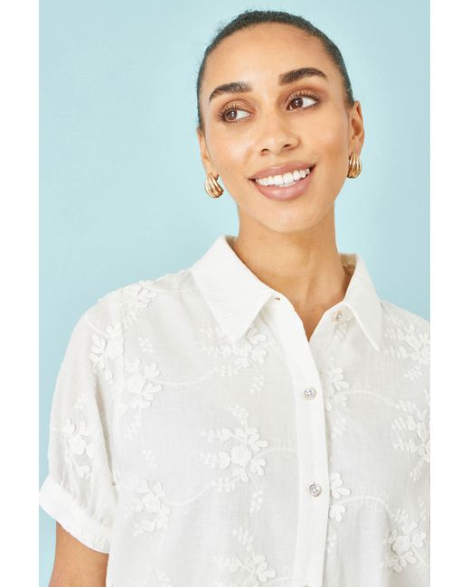 Yumi' White Cotton Flower Applique Shirt