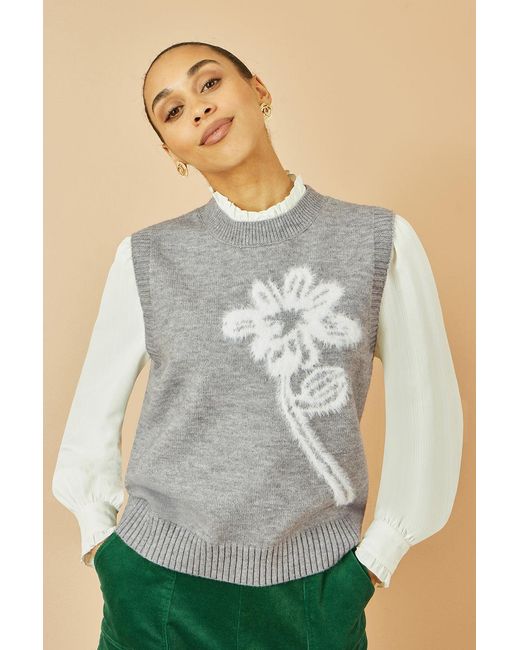 Yumi' Gray Knitted Flower Sleeveless Jumper Vest