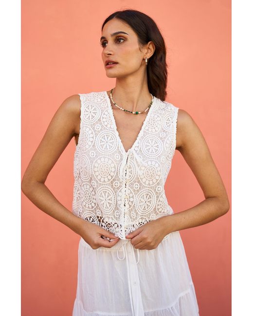 Yumi' White Crochet Lace Tie Waistcoat
