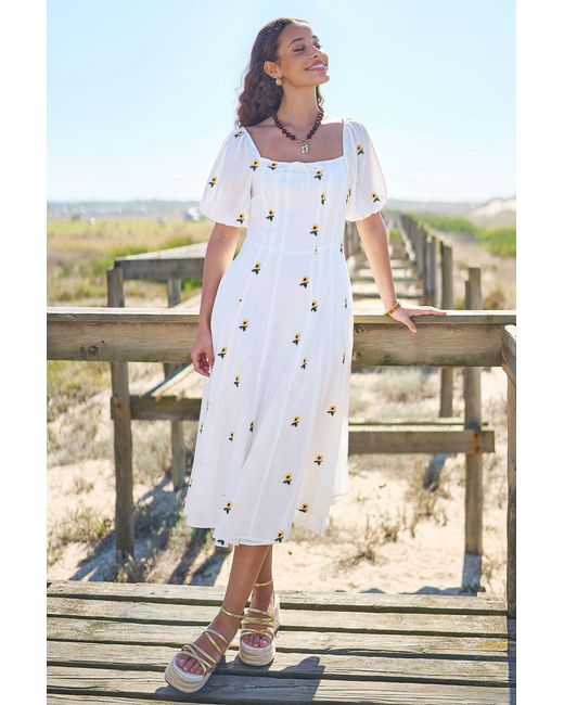 Yumi' White Cotton Sunflower Embroidered Midi Dress