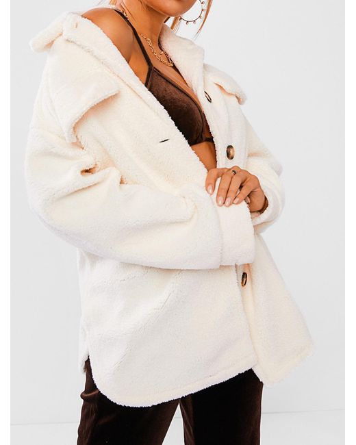 Femme Vêtements Manteaux Manteaux de fourrure Fashion s manteau teinté à goutte epaule en fausse fourrure avec poche cheap accessories Fourrure Zaful en coloris Neutre 