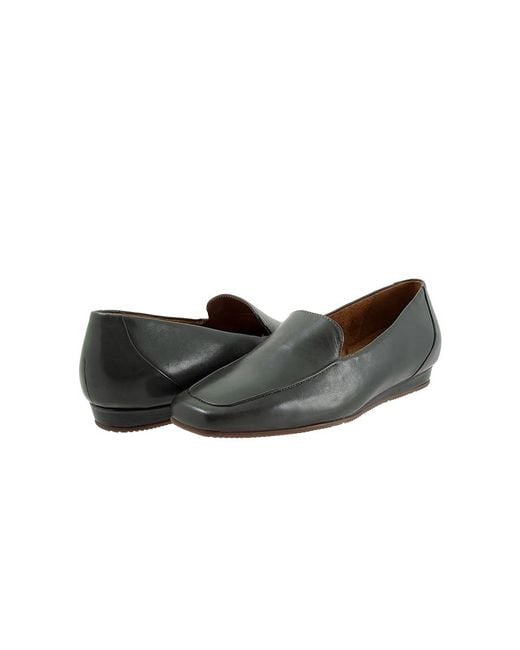 Softwalk® Black Vista Flat Shoes 7 M (B) Nubuck