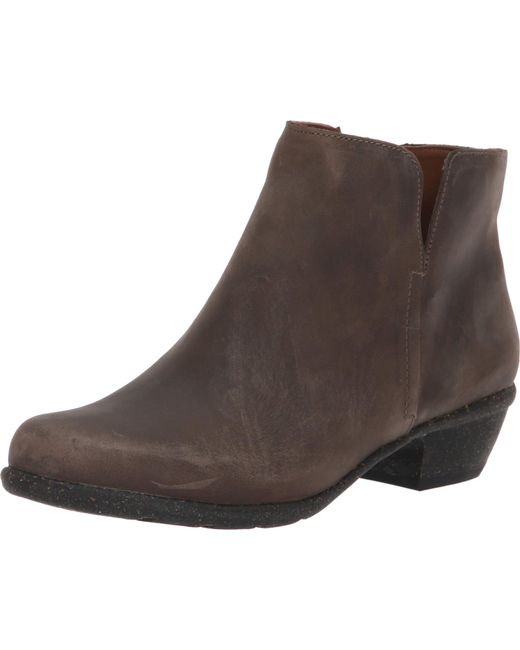 clarks women's wilrose frost ankle boot