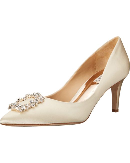 badgley mischka carrie crystal pilgrim satin pumps