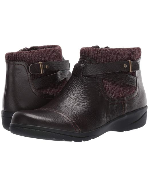 clarks womens cheyn kisha booties flat heel