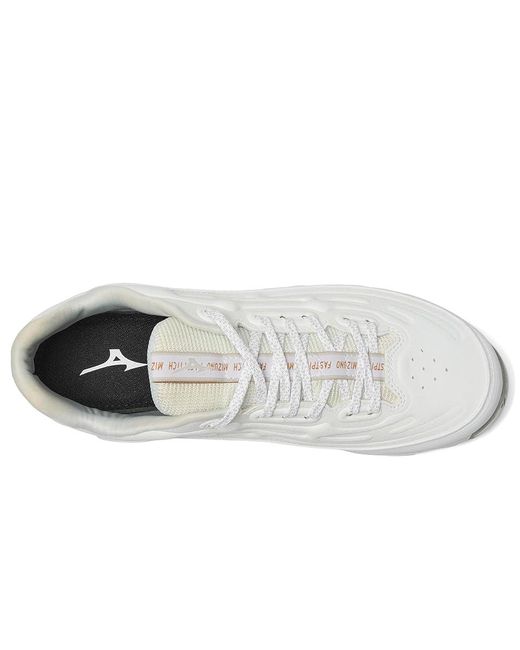 Mizuno White 9-Spike Swift 8 Low Metal Shoes 5 B