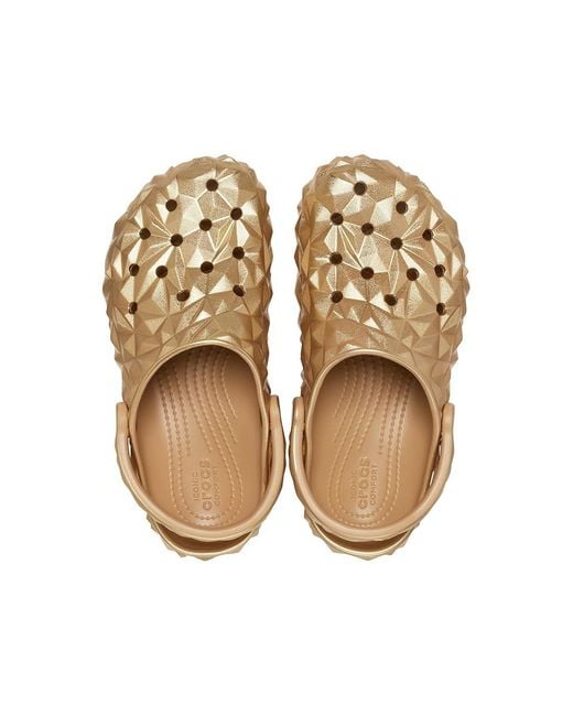 Metallic gold crocs 2025