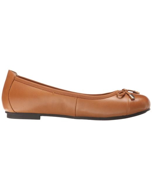 Minna ballet shop flat