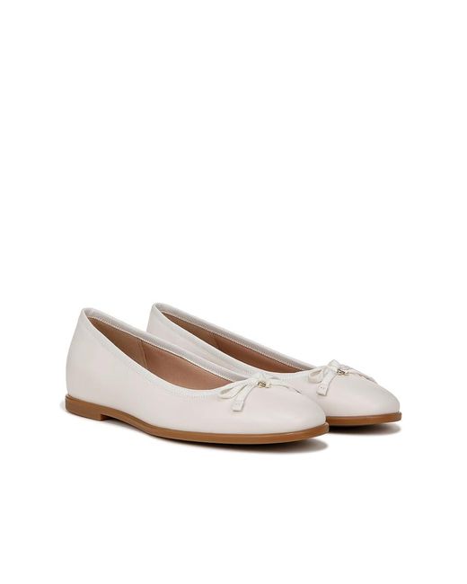 Naturalizer Pink Essential (Warm Leather) Flat Shoes
