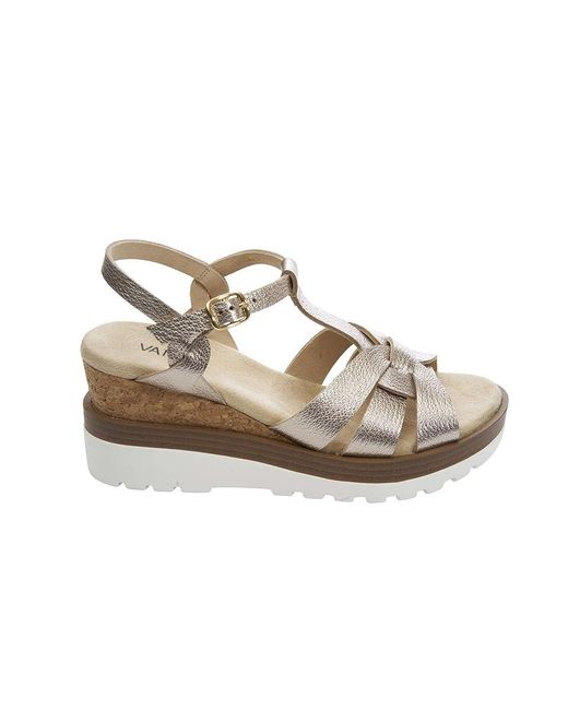Vaneli White Carly