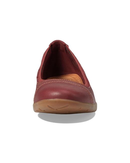 Clarks Red Meadow Opal (Chestnut Leather) Flat Shoes