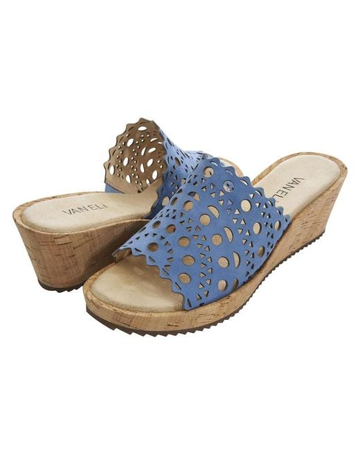 Vaneli Blue Cammie Sandals 9 M (B)