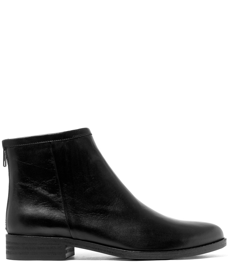 Narrow Choices Shop online for women's flat boots at universities2017.ml Select from riding boots, rain boots, knee-high boots and more from UGG, Sam Edelman, Hunter and more. Always free shipping & returns.