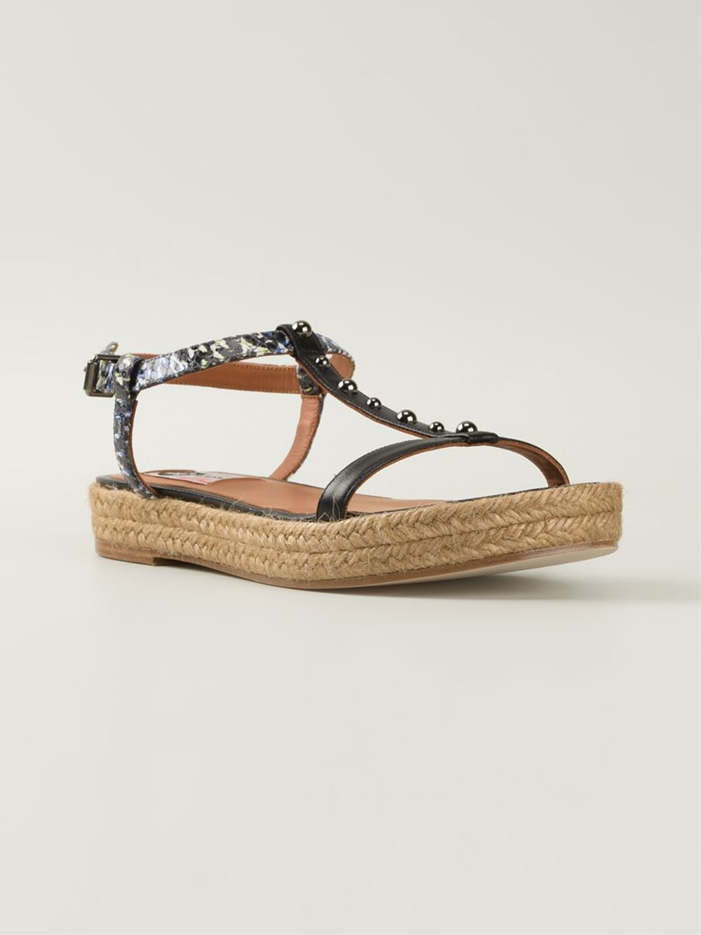 t strap sandals