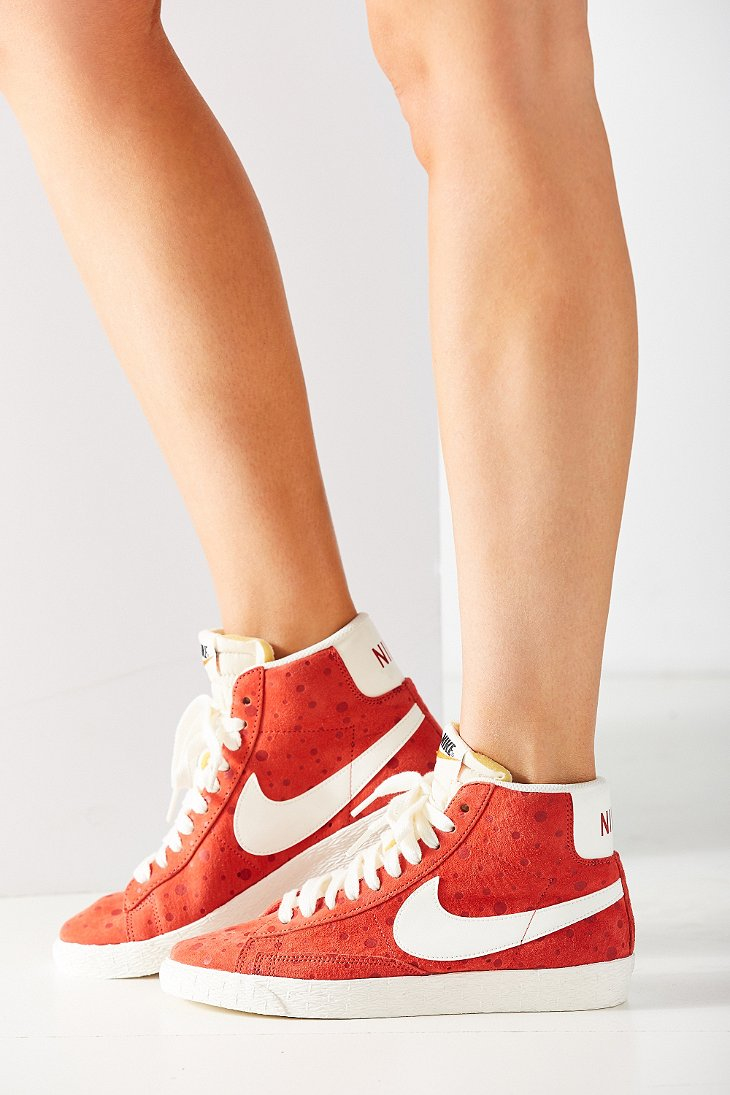Nike Women's Blazer Mid Suede Vintage Sneaker in Red (Pink) | Lyst