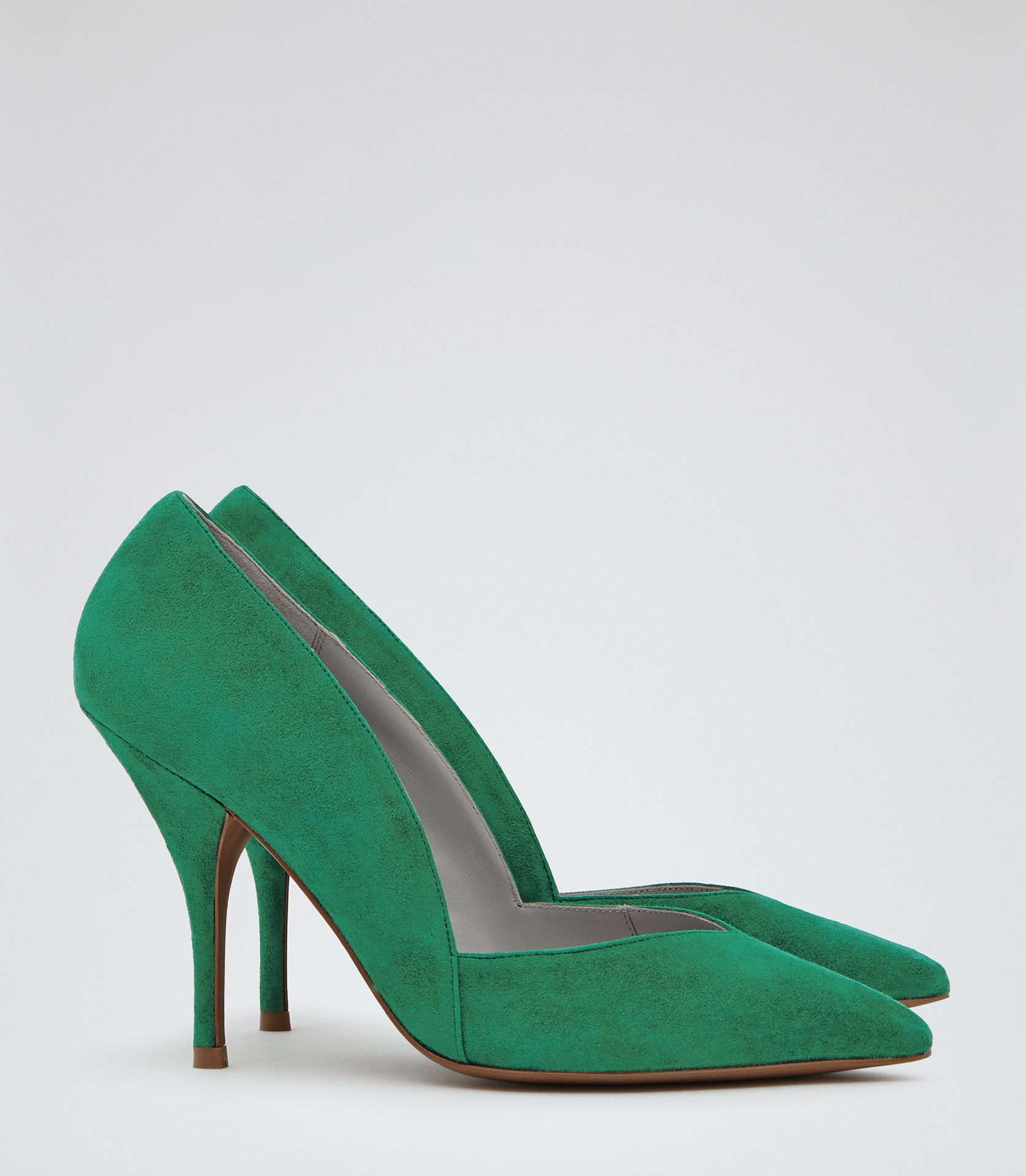 Reiss Arya Suede Court Shoes in Green - Lyst
