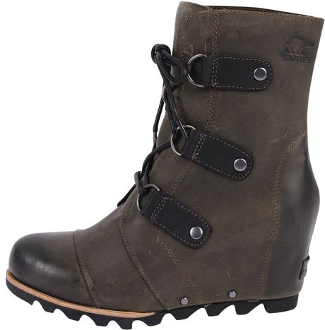 sorel joan of arctic wedge size 7