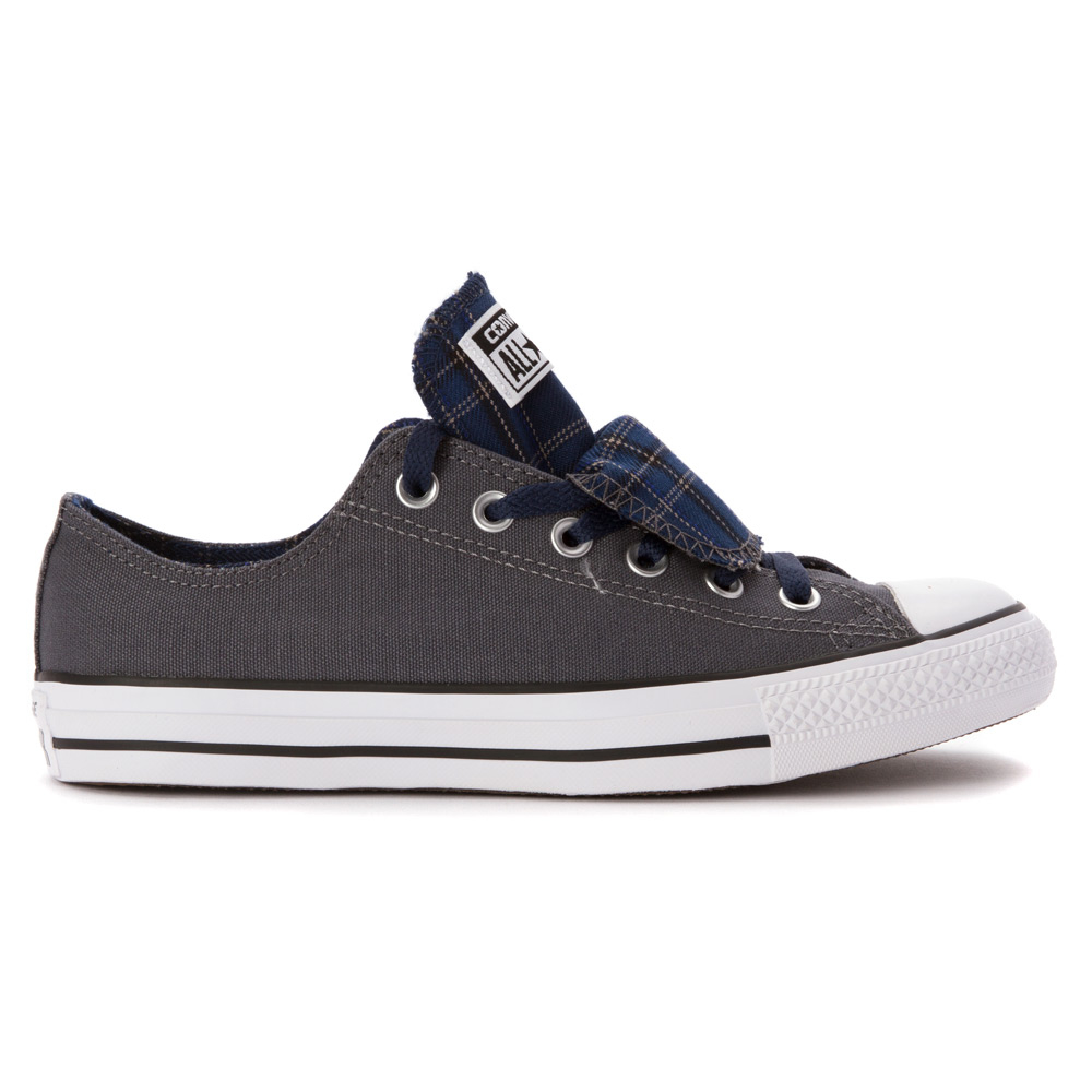 grey low cut converse