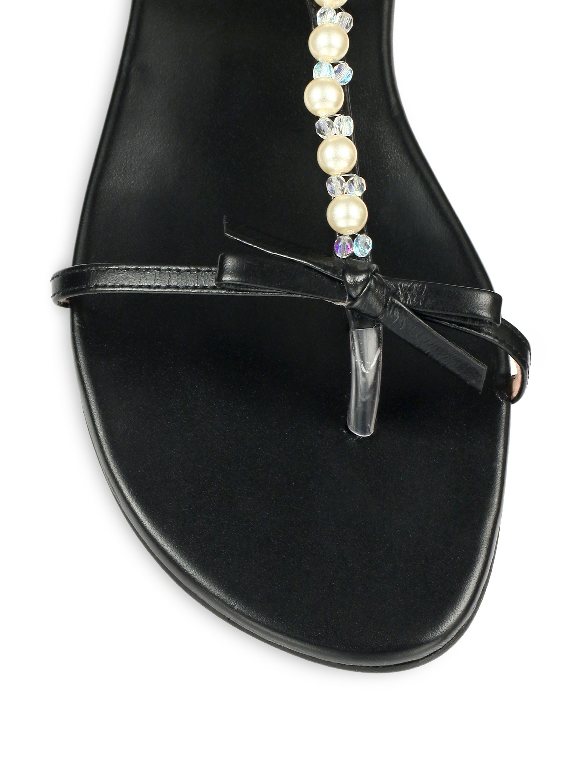 Stuart weitzman Pearlize Leather Thong Sandals in Black | Lyst