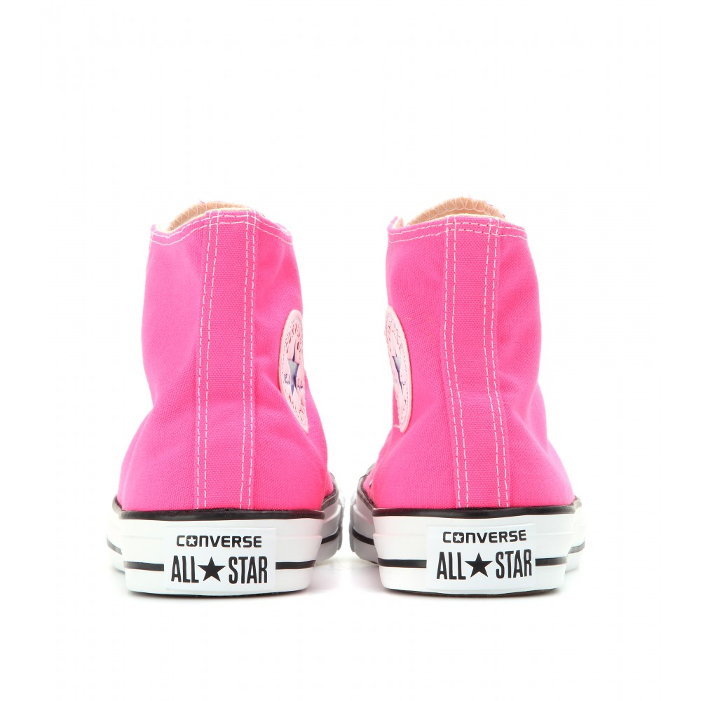 chuck taylor platform pink