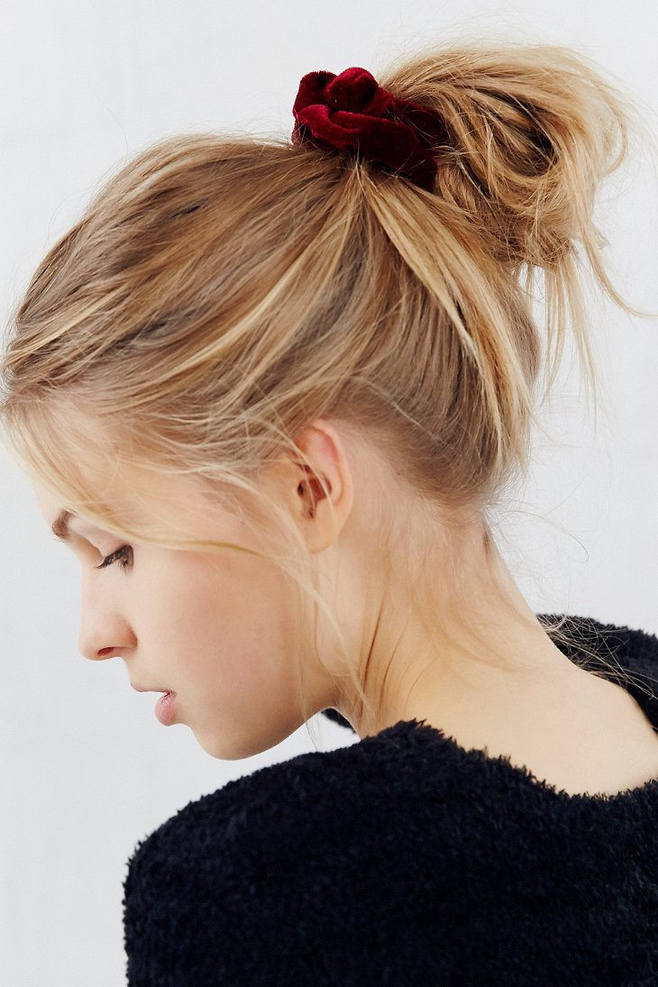 Urban Outfitters Velvet Hair Scrunchy Set - Lyst