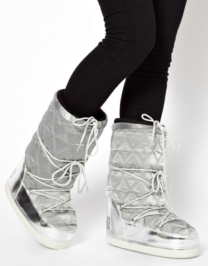 moon boot moschino