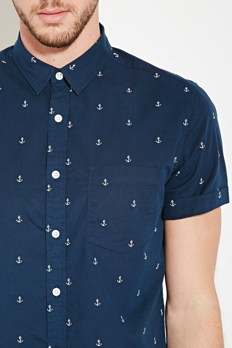 What is the name of this graphic style for clothing? (Examples in ...