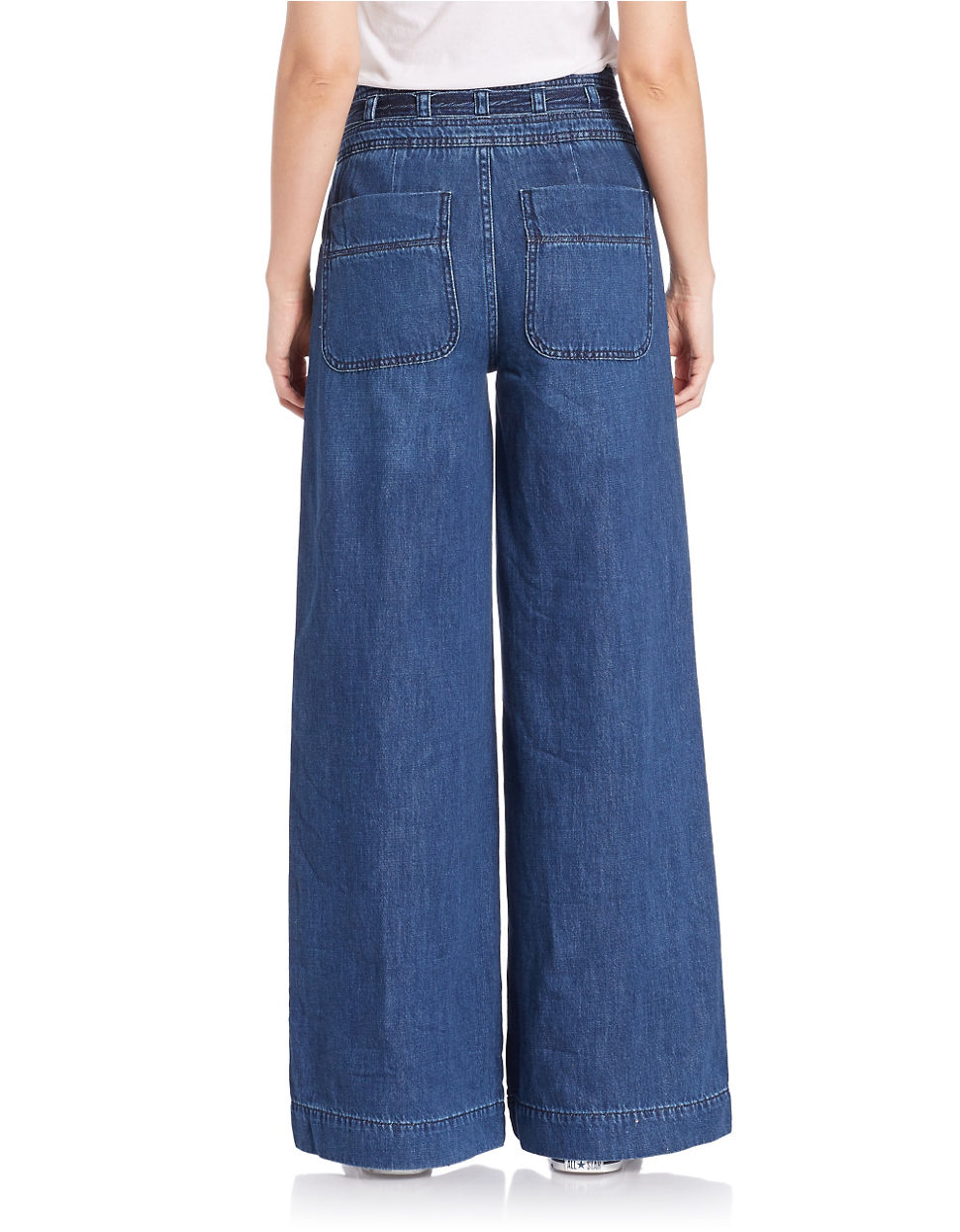 James jeans clothing Based in Los Angeles, James Jeans is a sophisticated denim line created by husband and wife duo James and Seun Lim. Seun, who excelled at couture pattern making, drapes each and every pattern by hand, constantly updating and perfecting the fit. Fashion-forward but never overly trendy, James Jeans enjoys a devoted following of women who want to feel comfortable, confident, and sexy in expertly cut .