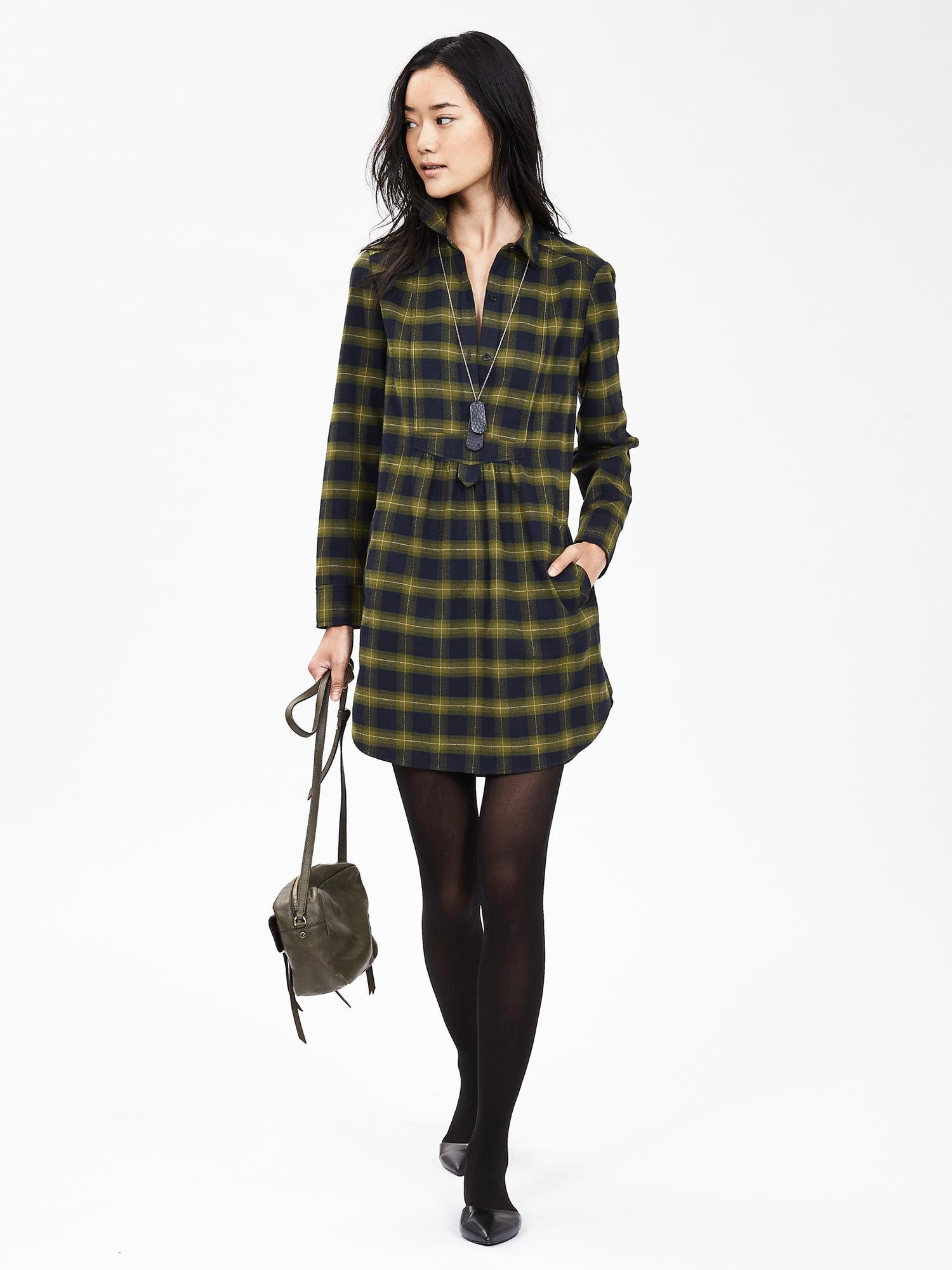 Shop by category Discover the classic designs of women's dress shirts from Banana Republic. Our dress shirts for women feature a wide array of comfortable materials and fashionable cuts that improve every women's clothing options. Choose from an assortment of women's dress shirts including dynamic non-iron, fitted and tailored styles.