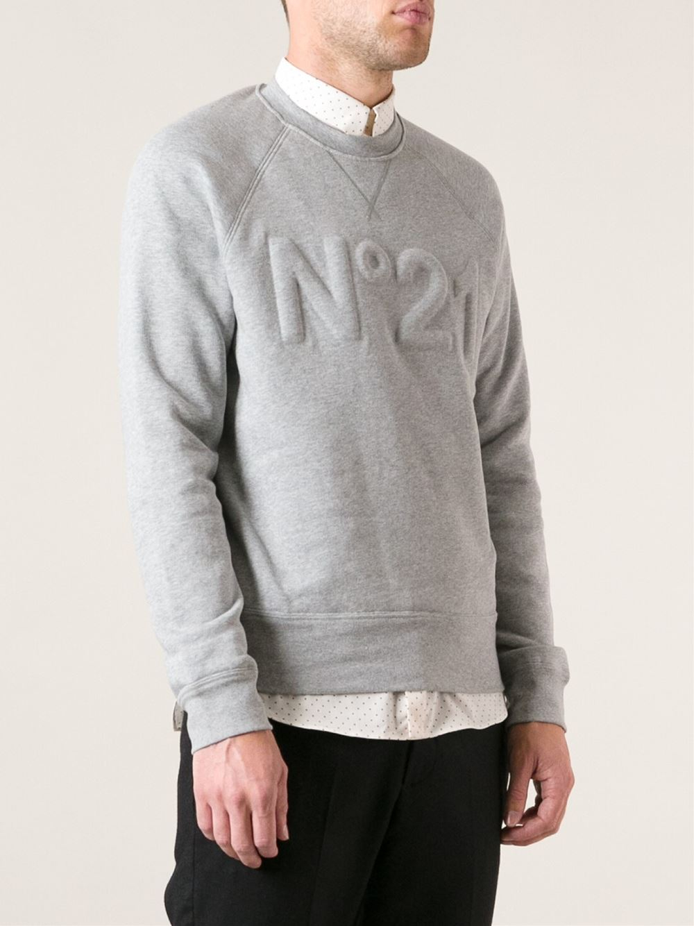 N°21 Logo Embossed Sweater in Grey (Gray) for Men - Lyst