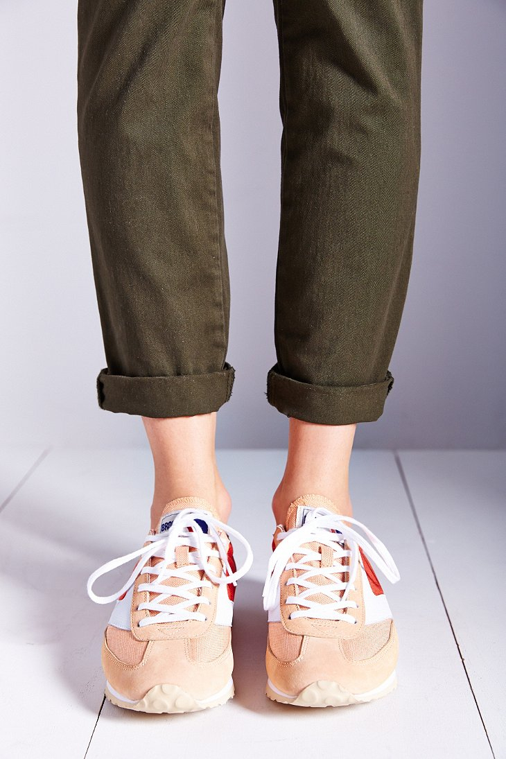 varsity vanguard shoe by brooks