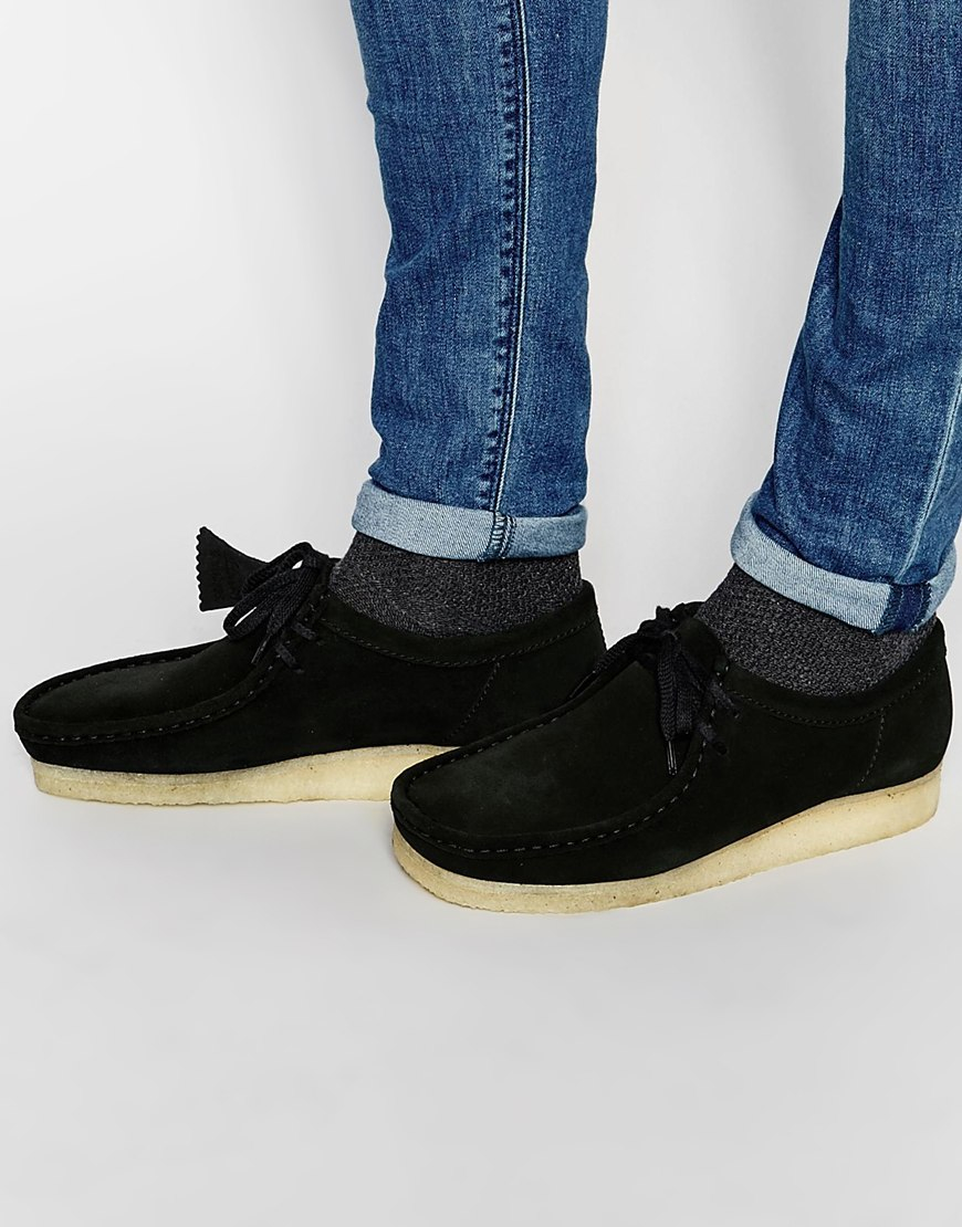clarks wallabees suede black