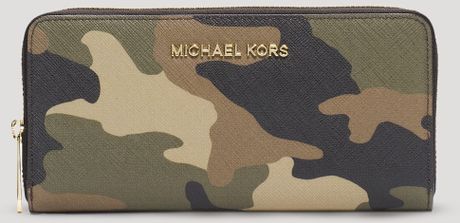 Michael Michael Kors Wallet Jet Set Travel Printed Camo Zip Around Continental in Multicolor (Duffle)