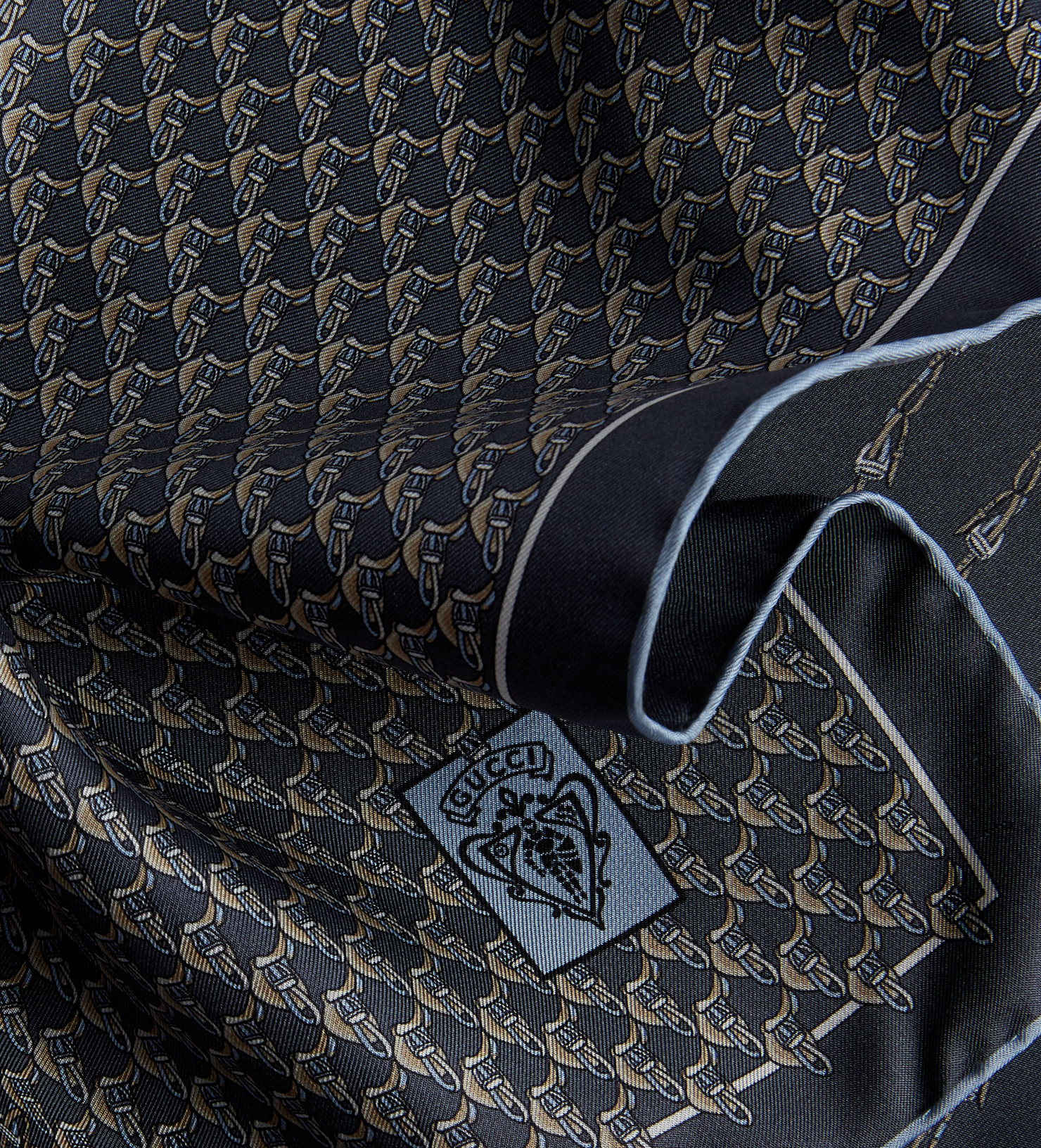 Gucci Printed Silk Pocket Square in Grey for Men Lyst