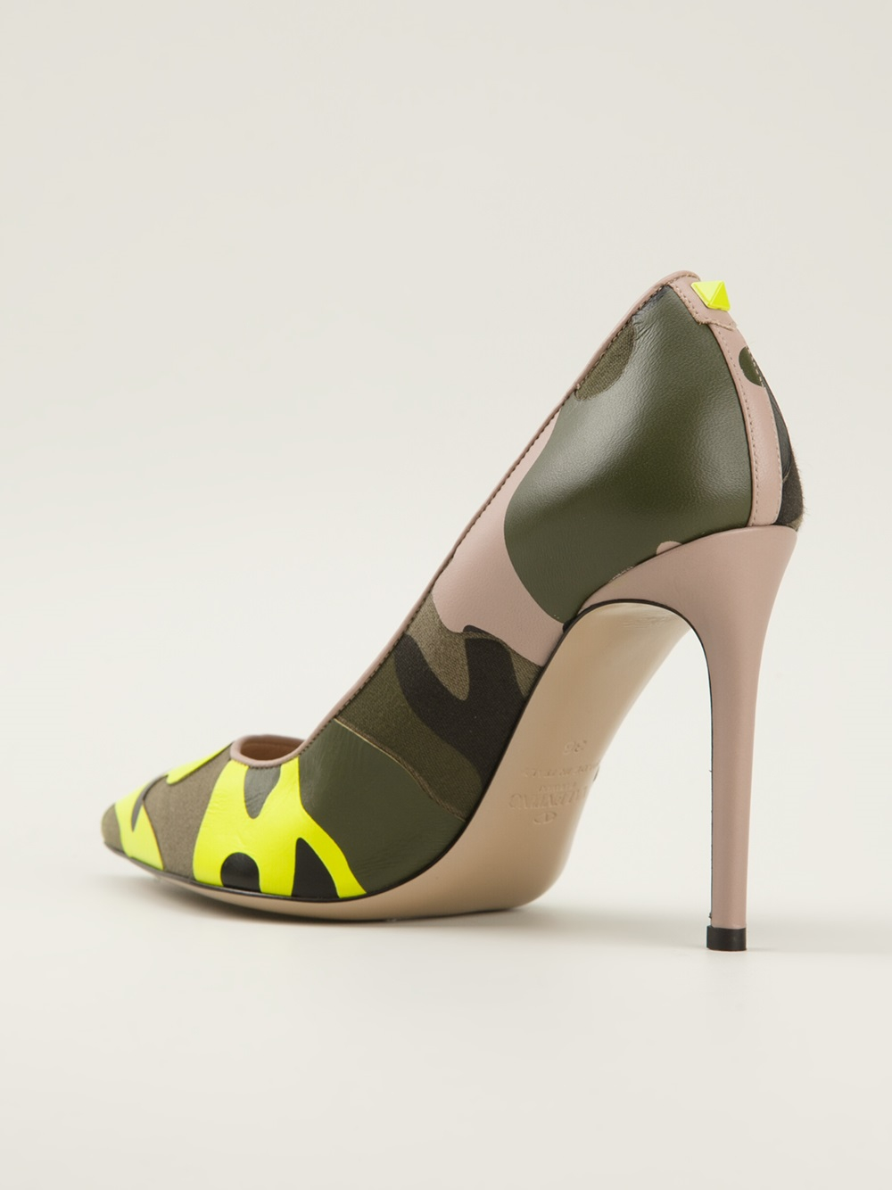 embargo cascade louter Valentino Camouflage Pumps in Green - Lyst