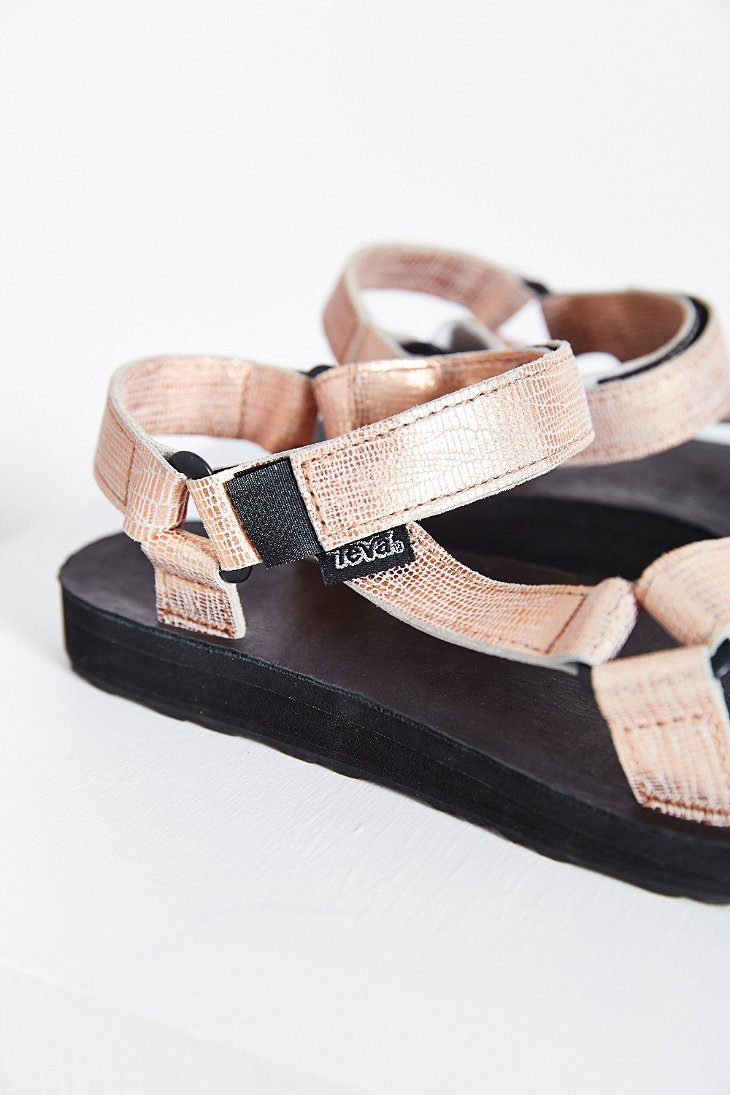 teva metallic sandals