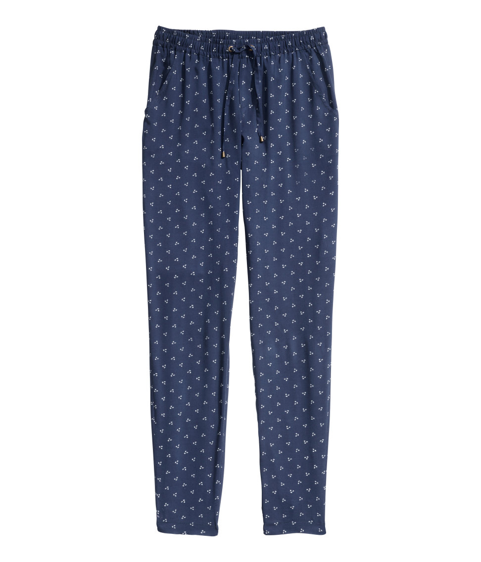Patterned trousers for women Sewing pattern for classic trousers by Jalie for girls and women.