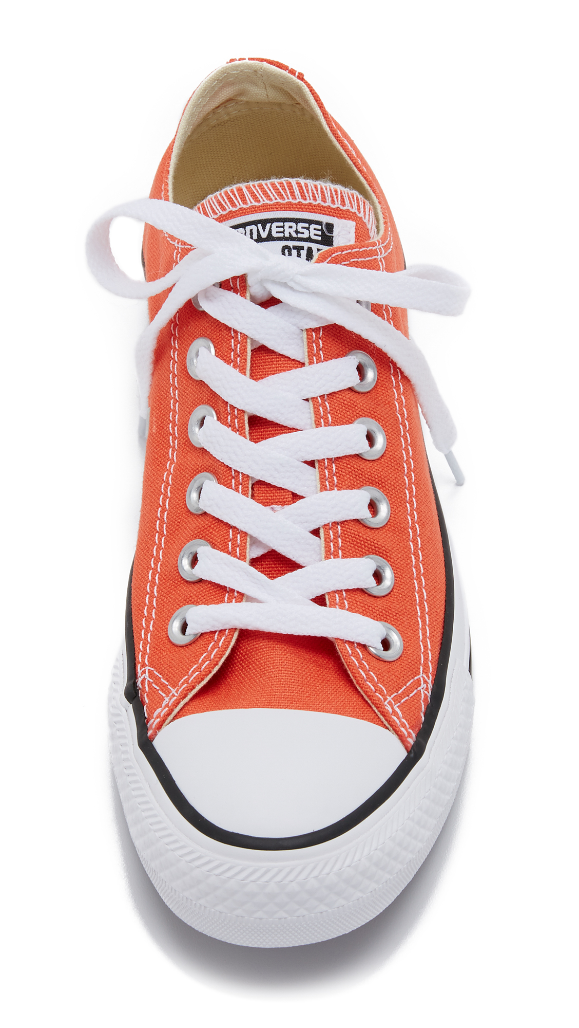 vans vs chuck taylor Akileos