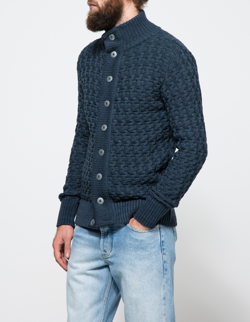 sns stark sweater