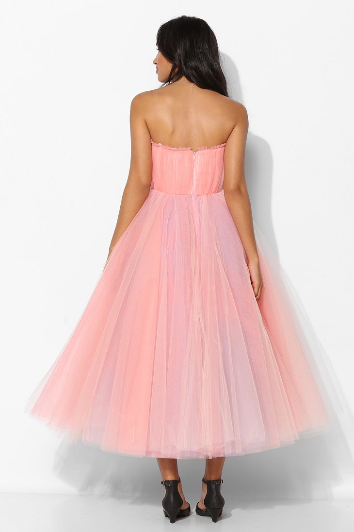 dresses trending