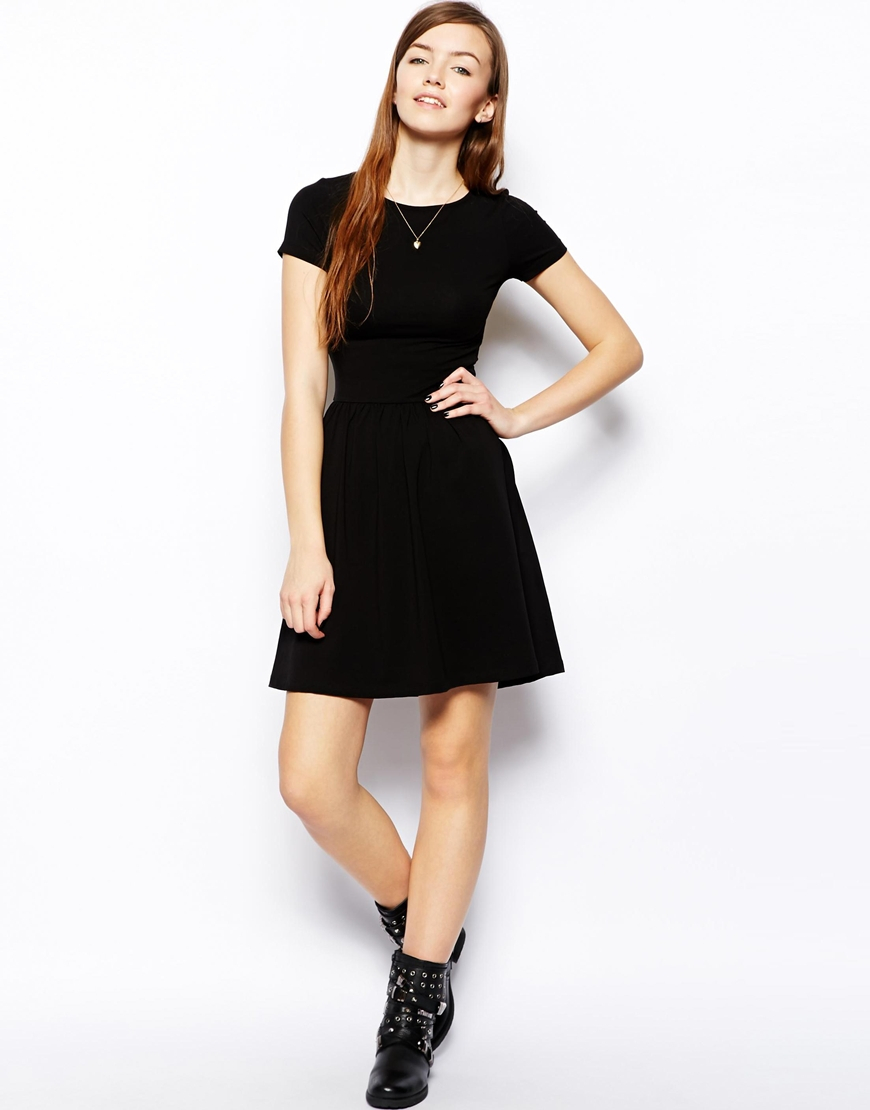 short black skater dress